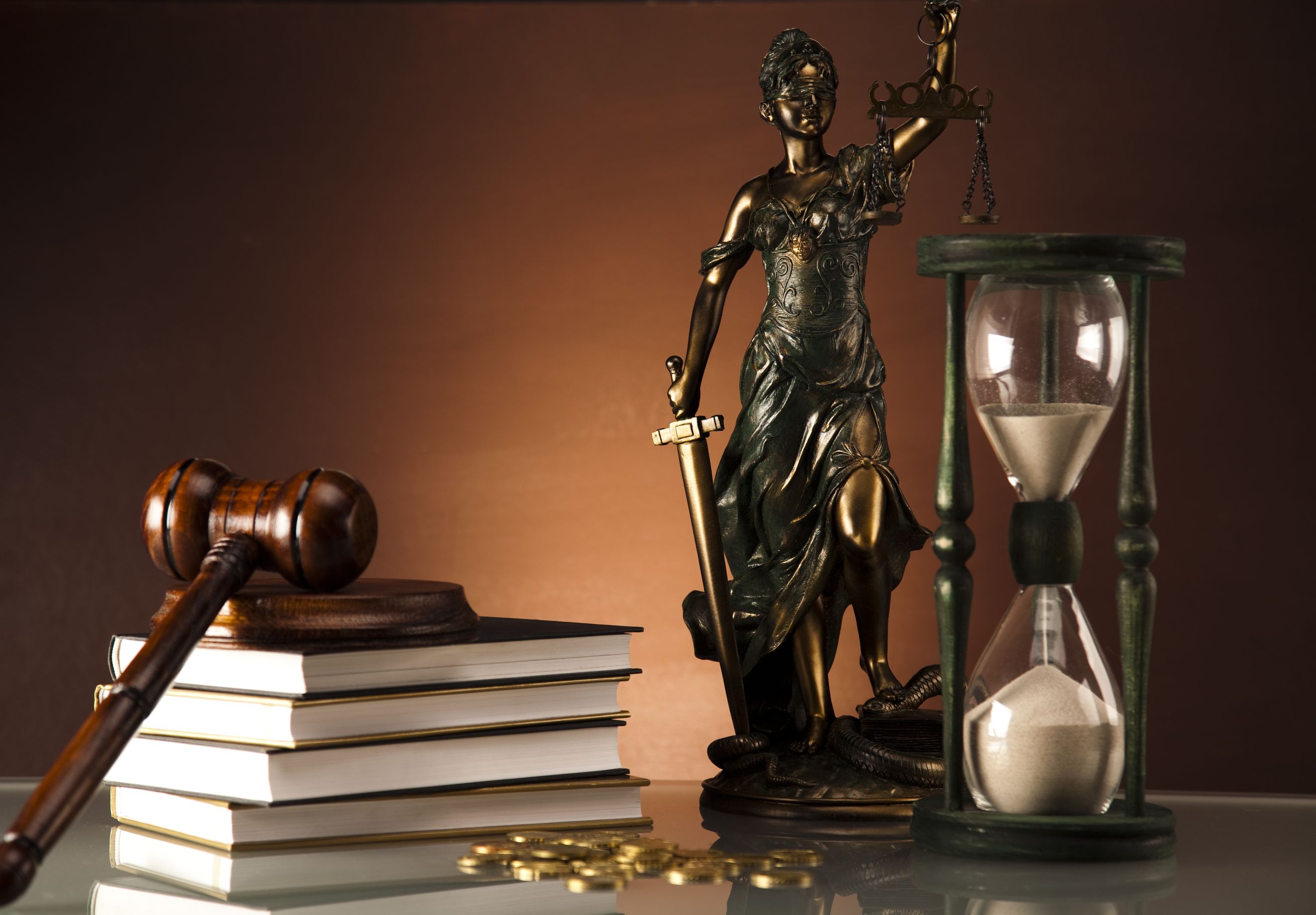 Адвокаты оказывают юридическую помощь по всем категориям уголовных дел любой сложности.
Адвокаты осуществляют защиту:
--на стадии следственной проверки, когда уголовное дело еще не возбуждено, а Вас задерживают или берут с Вас объяснения; 
